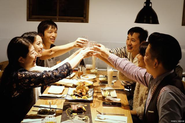 社交互动：结交志同道合的朋友