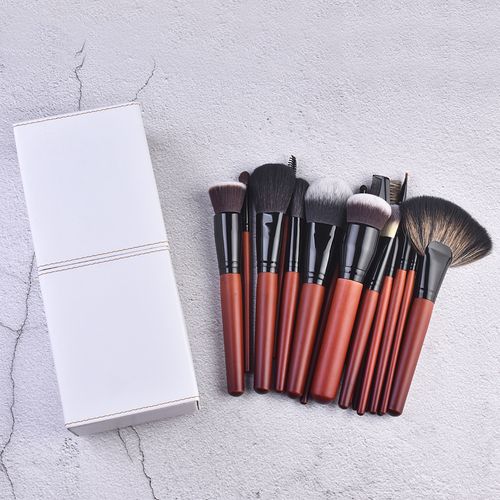 准备工具和化妆品