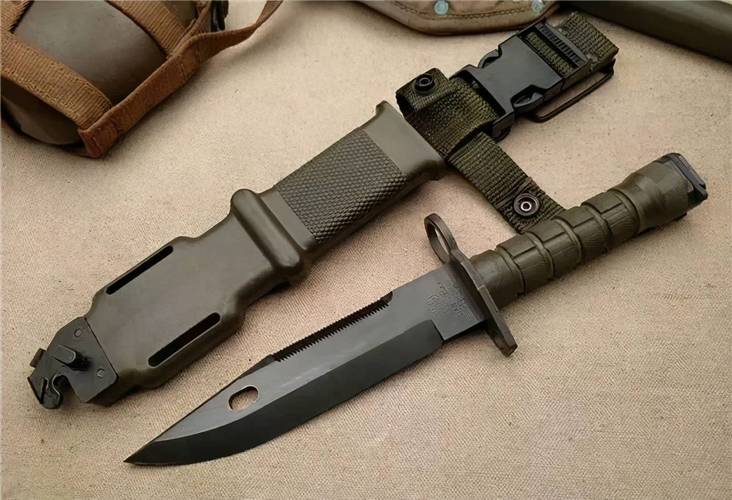 近战武器